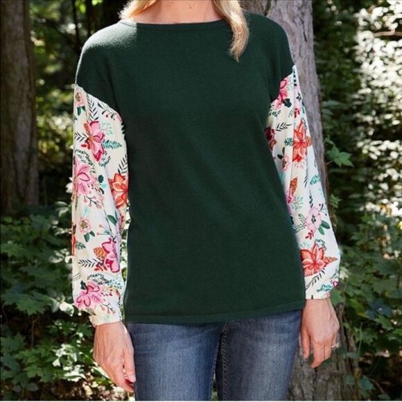 Matilda Jane Tops - MATILDA JANE Holiday Wonderment Fancy & Flouncy Floral Sleeve Women's Top MEDIUM